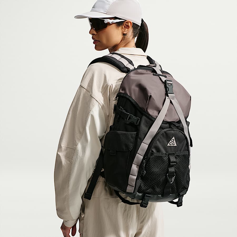 How To Find the Best Backpack for Traveling. Nike JP